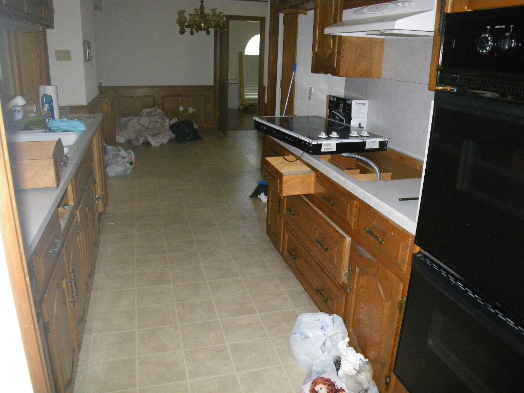 625 Wentworth Dr Richardson TX — cluttered kitchen before purchase